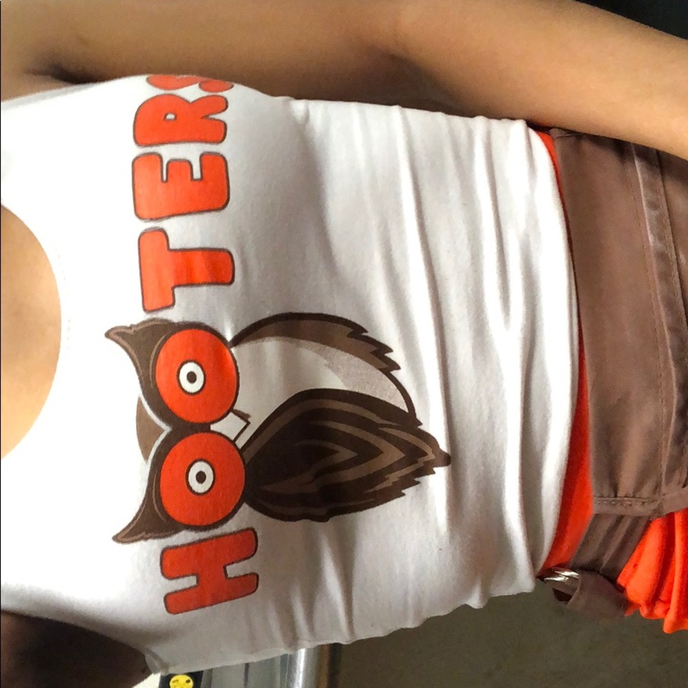 XS hooters shirt